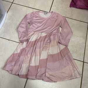 995. honeybee size 5/6 (small marker spot)